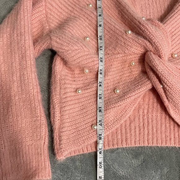 F21 Pink Pearl Twist Front Cropped Sweater - Picture 2 of 6